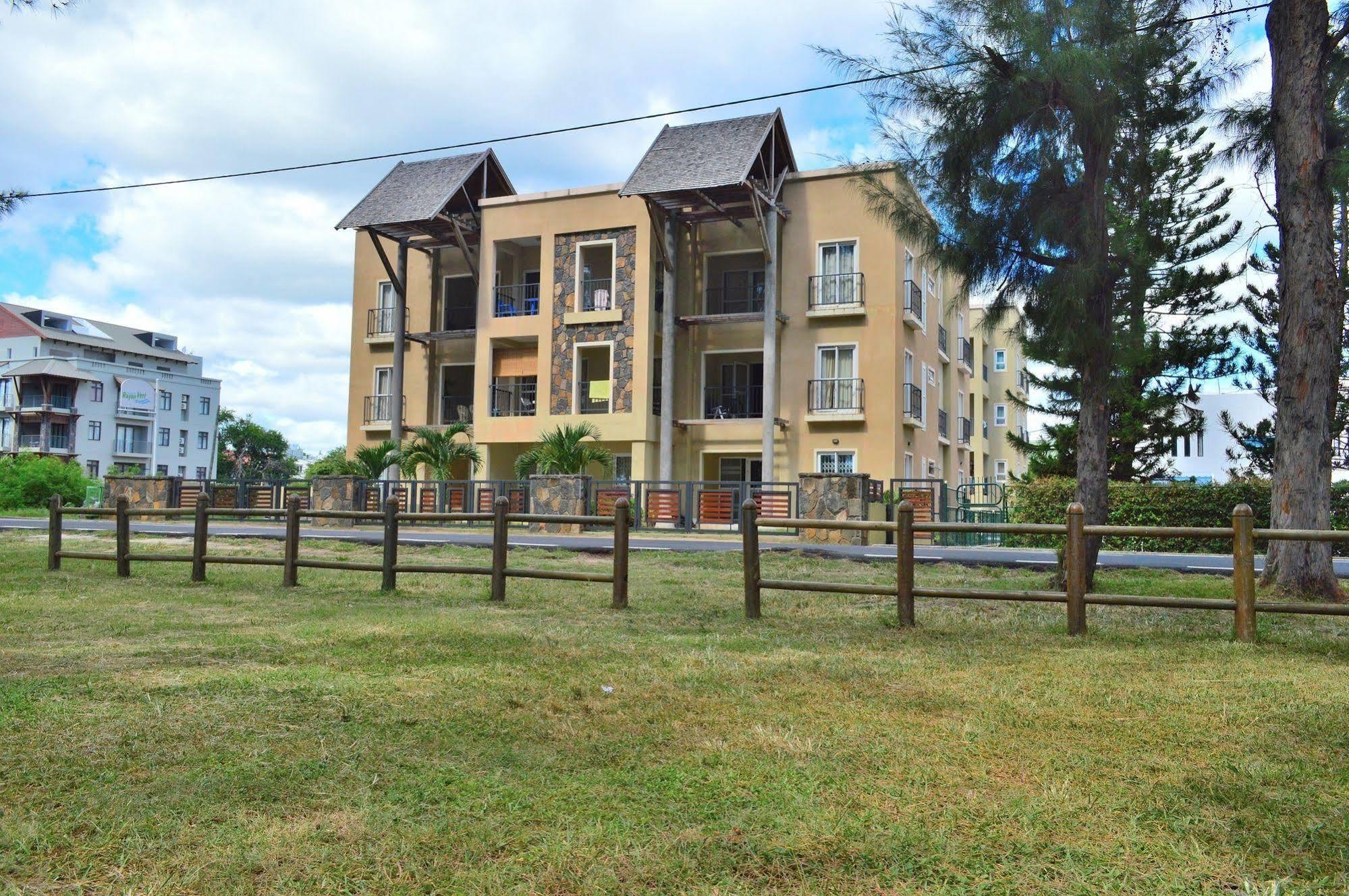 Paradya Beach Apartments Flic en Flac Exterior photo